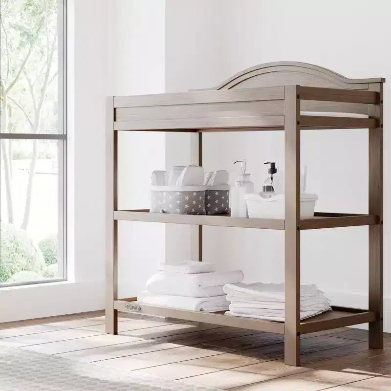 Table à langer avec matelas à langer résistant à l'eau