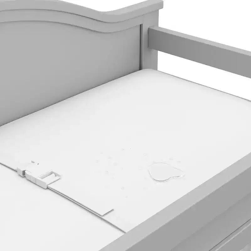 Table à langer avec matelas à langer résistant à l'eau