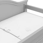 Table à langer avec matelas à langer résistant à l'eau