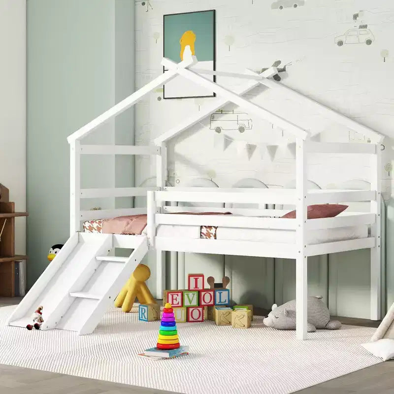 Lit mezzanine bas pour enfants 81,7 po avec toboggan, lit simple avec échelle, garde-corps de sécurité et cadre de toit de maison, cadres de lit pour chambre d'enfant