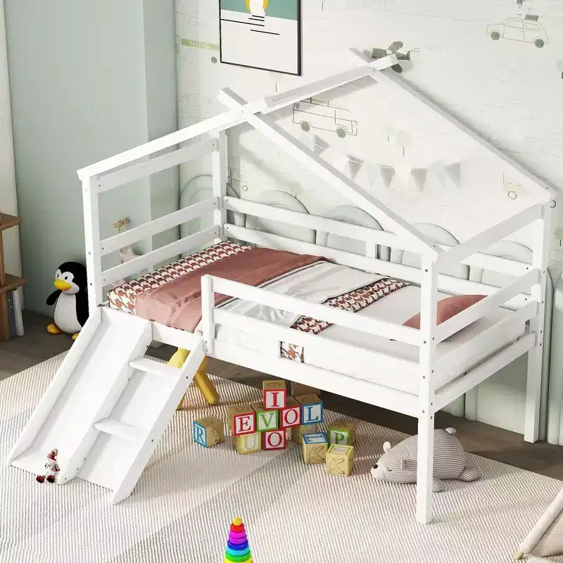 Lit mezzanine bas pour enfants 81,7 po avec toboggan, lit simple avec échelle, garde-corps de sécurité et cadre de toit de maison, cadres de lit pour chambre d'enfant
