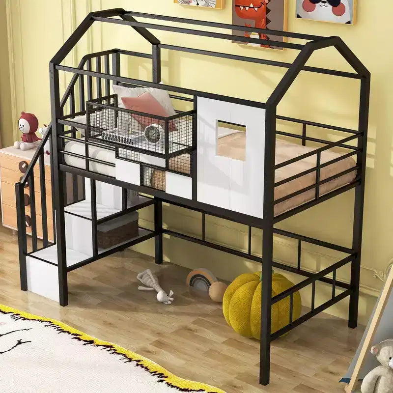 Lit mezzanine en métal de 93,7 pouces avec design de toit de maison, cadres de lit avec étagères de rangement et panier, lit simple pour salon, chambre à coucher